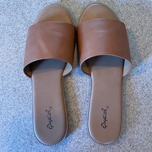 Brown like-new Cupid slide sandles